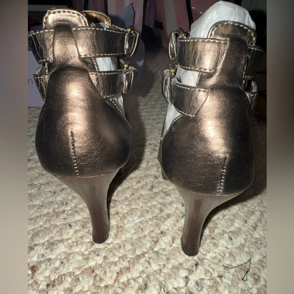 Madden Girl Lusterus Platform Gladiator Shoe for Women, Bronze Size 6.5 new